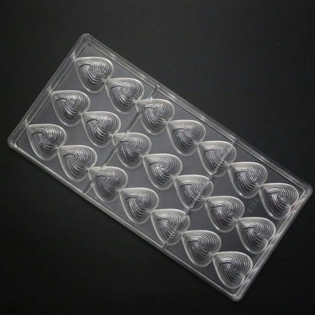 19358 / Small Plastic Heart Mold Thread Heart Shaped For Mother's Day 21 Cavities